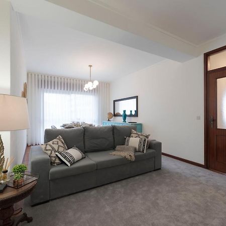 Lovelystay - Newly Decorated 2Br Flat With Free Parking Vila Nova de Gaia Exteriör bild