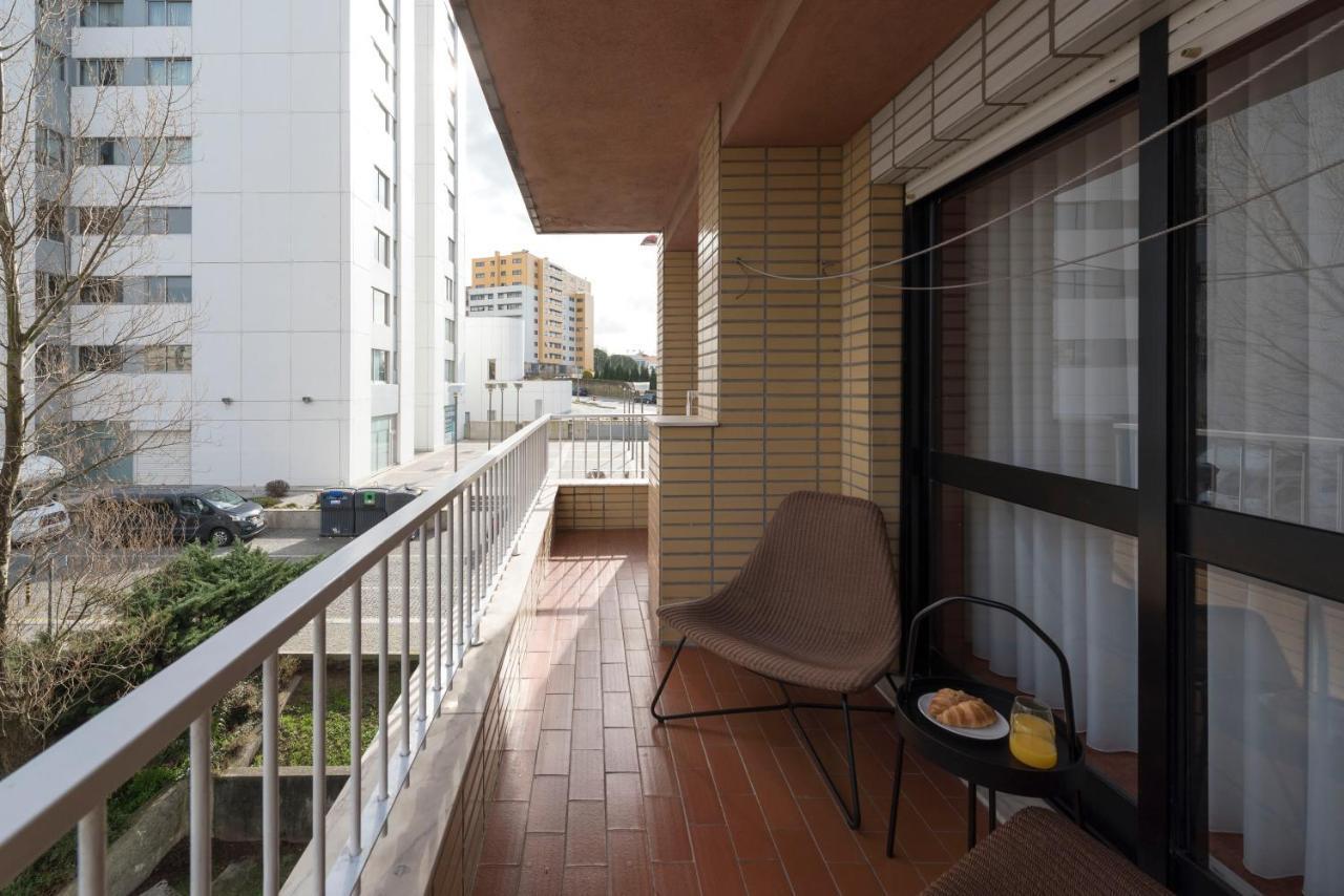 Lovelystay - Newly Decorated 2Br Flat With Free Parking Vila Nova de Gaia Exteriör bild