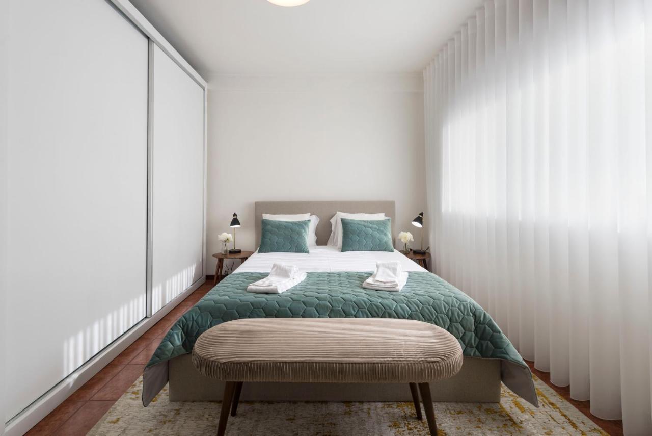 Lovelystay - Newly Decorated 2Br Flat With Free Parking Vila Nova de Gaia Exteriör bild