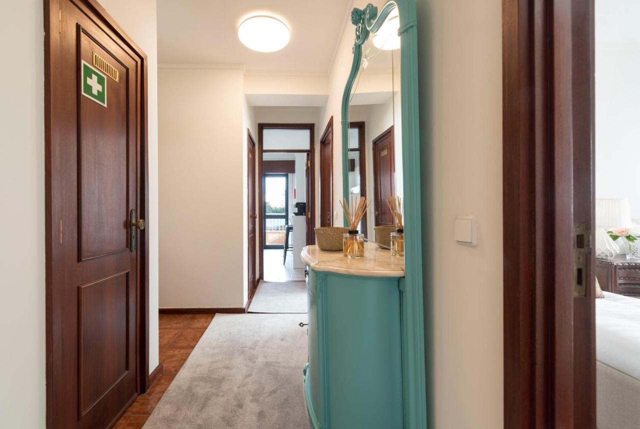 Lovelystay - Newly Decorated 2Br Flat With Free Parking Vila Nova de Gaia Exteriör bild