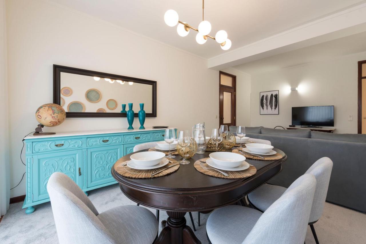 Lovelystay - Newly Decorated 2Br Flat With Free Parking Vila Nova de Gaia Exteriör bild