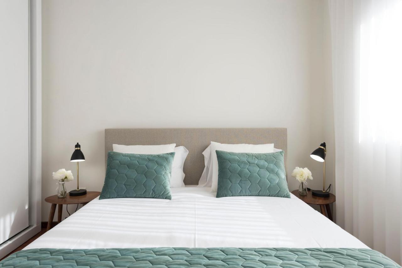 Lovelystay - Newly Decorated 2Br Flat With Free Parking Vila Nova de Gaia Exteriör bild