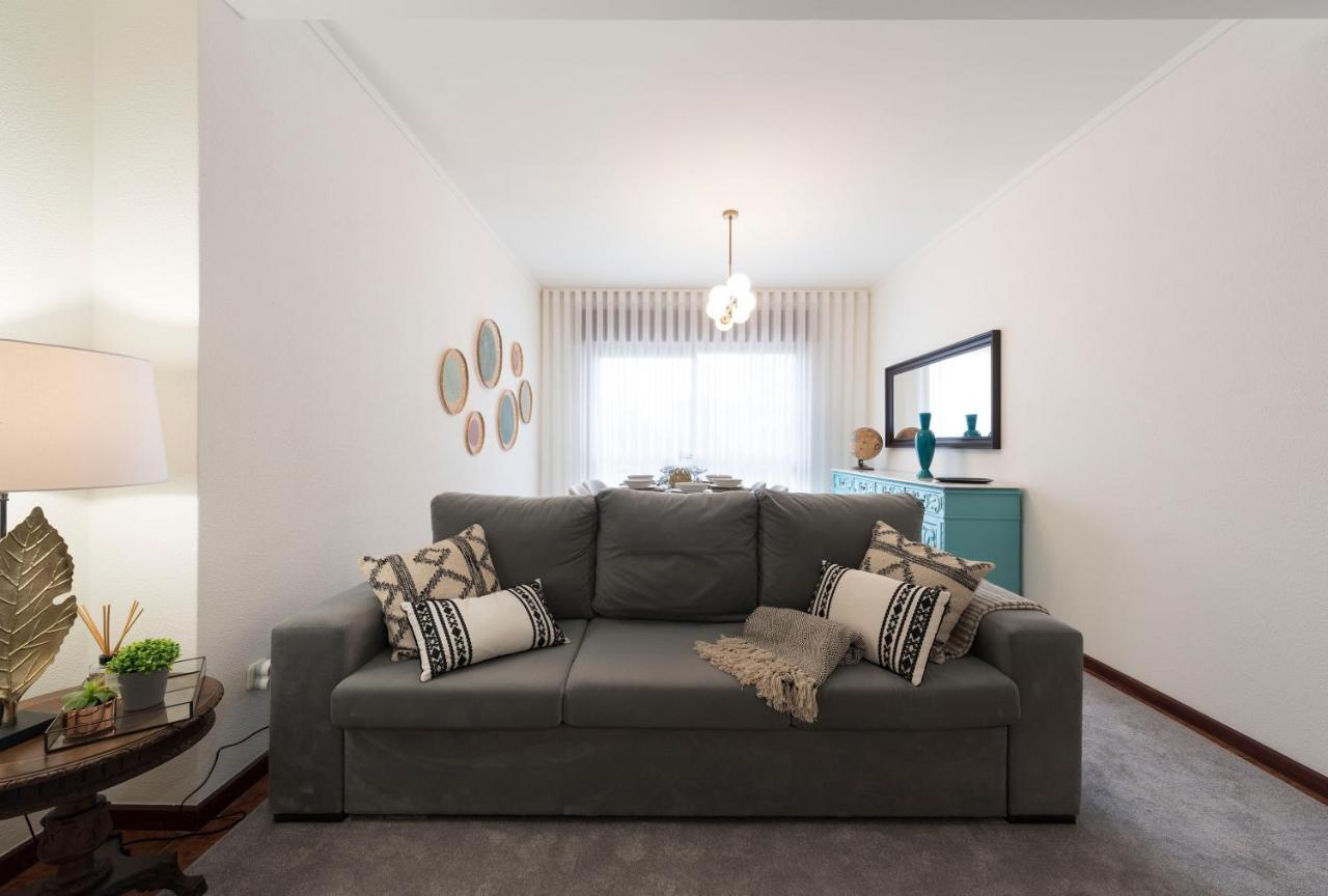 Lovelystay - Newly Decorated 2Br Flat With Free Parking Vila Nova de Gaia Exteriör bild