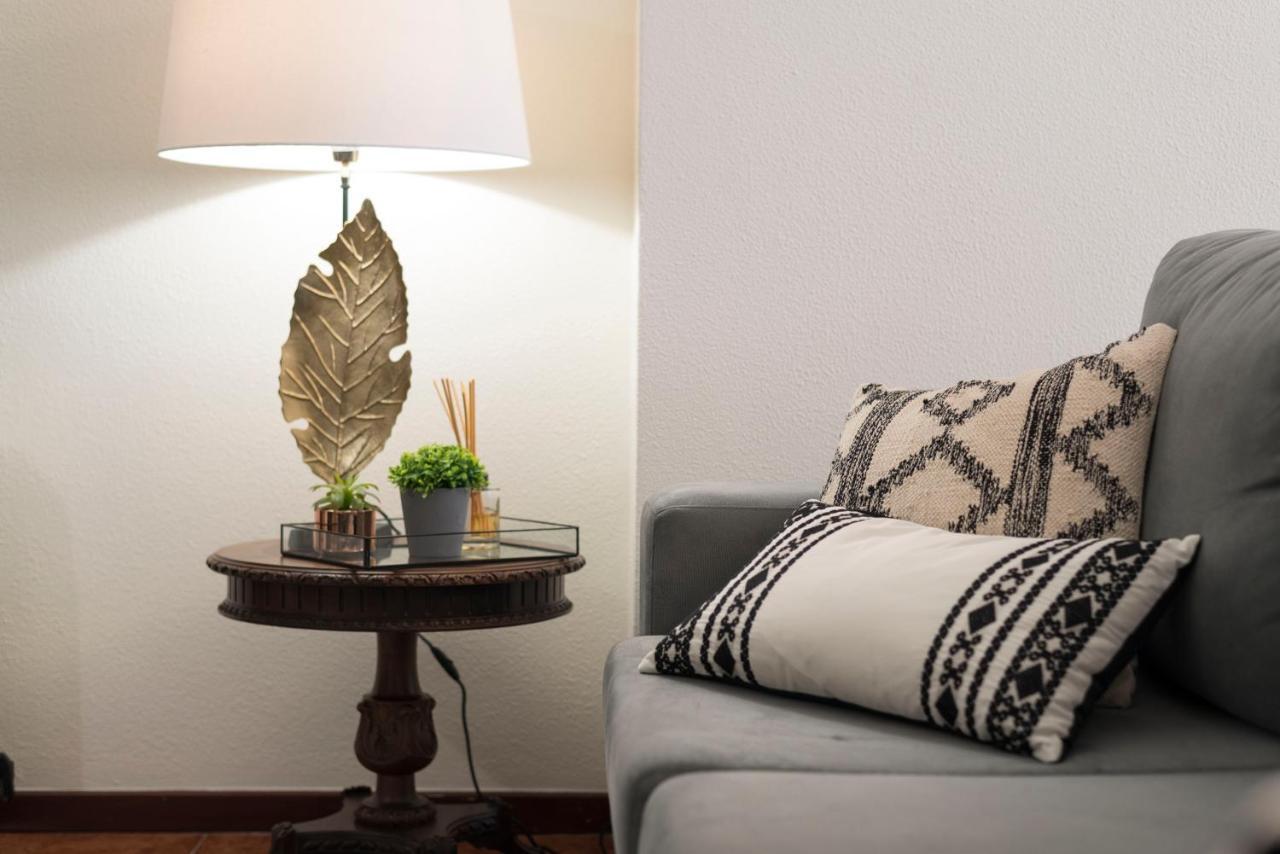 Lovelystay - Newly Decorated 2Br Flat With Free Parking Vila Nova de Gaia Exteriör bild